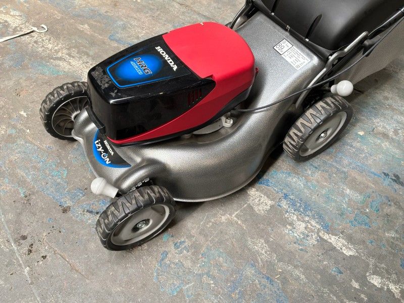 2020 Honda HRG416 XB Battery-Powered Lawn Mower (Unused)