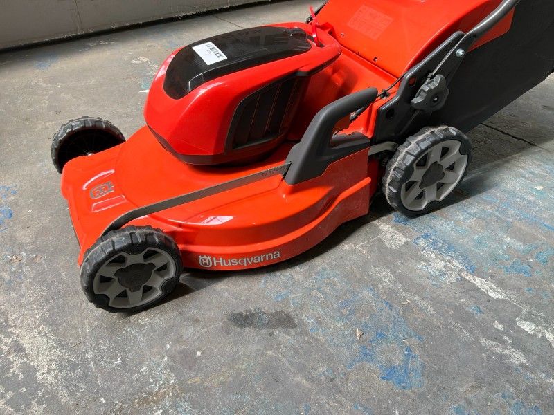 2019 Husqvarna LC353iVX Cordless Lawn Mower (Unused)