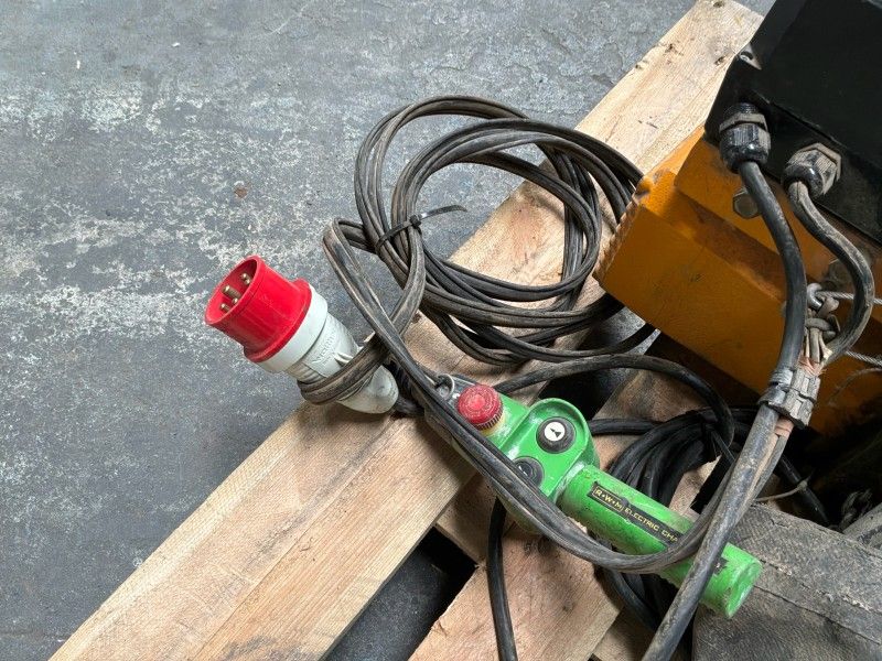 2002 EMCE Elektrischer Kettenzug