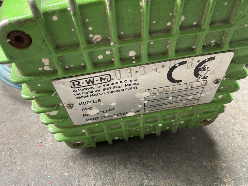 Electric chain hoists (2)
