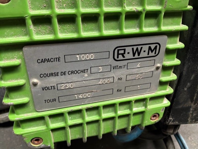Electric chain hoists (2)