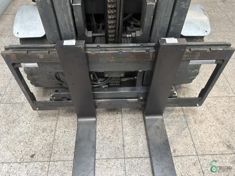 Forklifts Electric Still RX60-30 2017 Hours 4650 Triplex