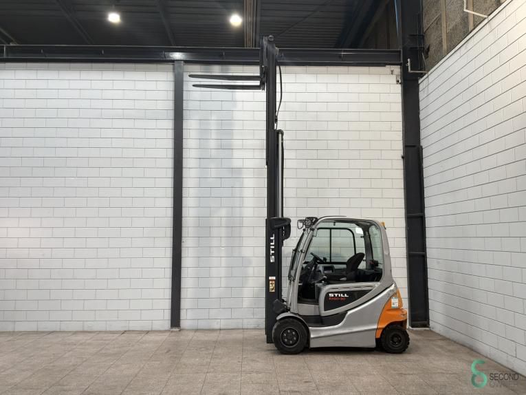 Forklifts Electric Still RX60-30 2017 Hours 4650 Triplex