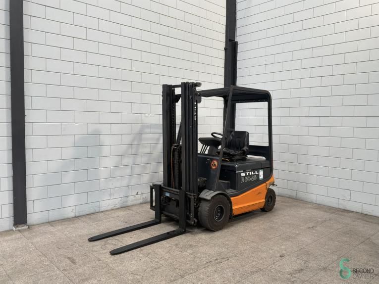 Forklifts Electric Still R60-25 2001 Batt. > 78% % Triplex