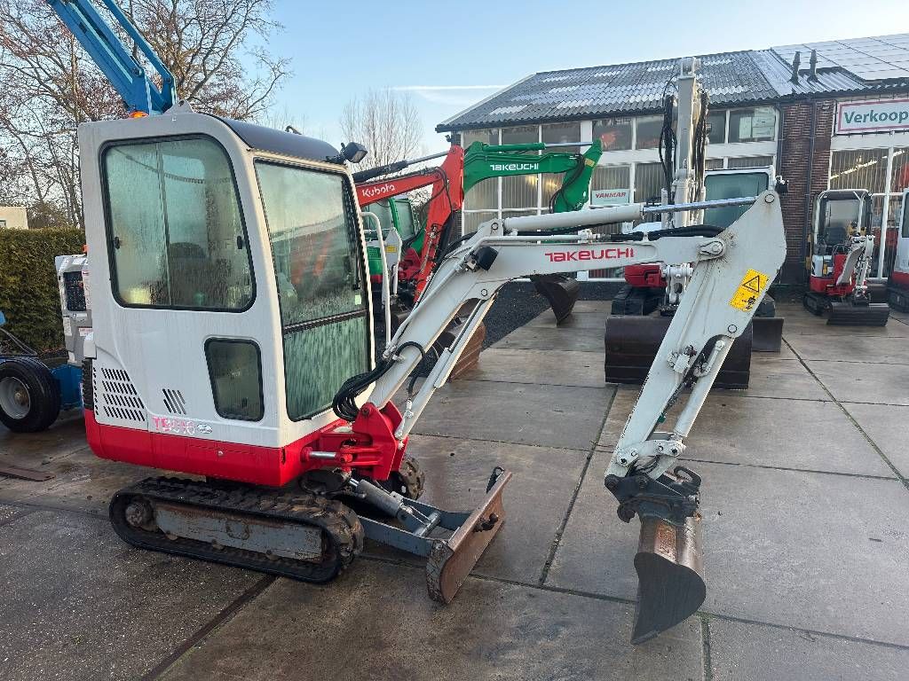 Takeuchi TB016 2013