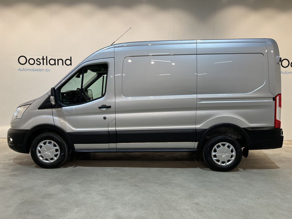 Ford Transit 350 2.0 TDCI L2H2 Trend 130 PK / Euro 6 / Airco / Cruise Control / CarPlay / PDC / Navigatie / 3-Zits