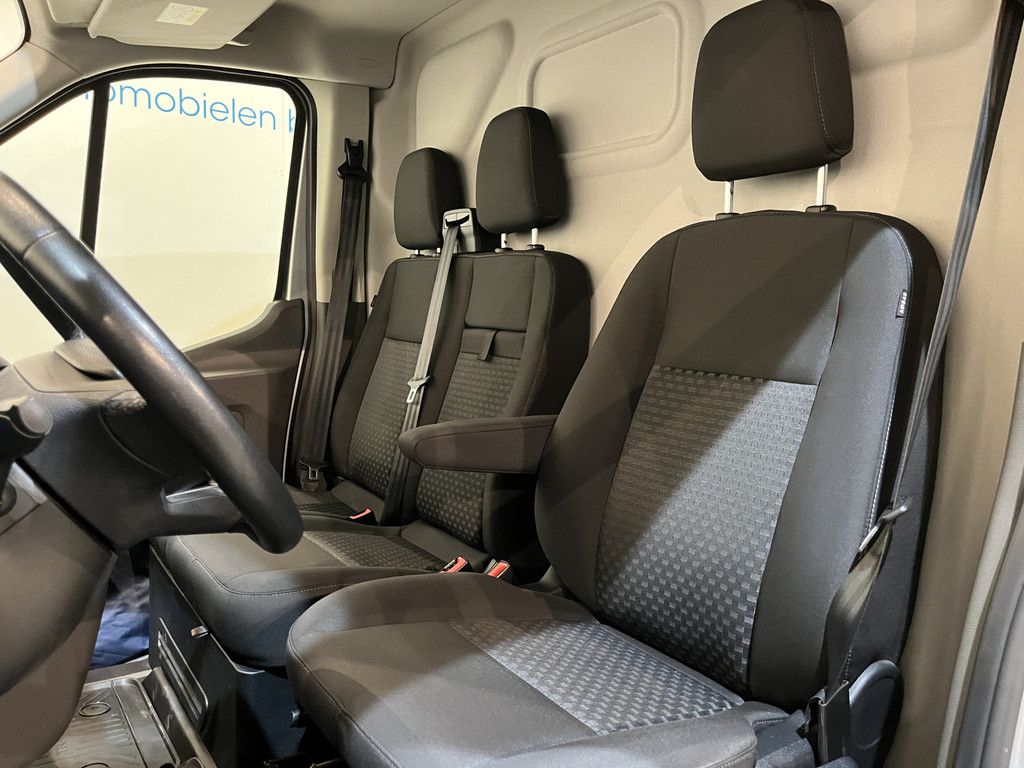 Ford Transit 350 2.0 TDCI L2H2 Trend 130 PK / Euro 6 / Airco / Cruise Control / CarPlay / PDC / Navigatie / 3-Zits