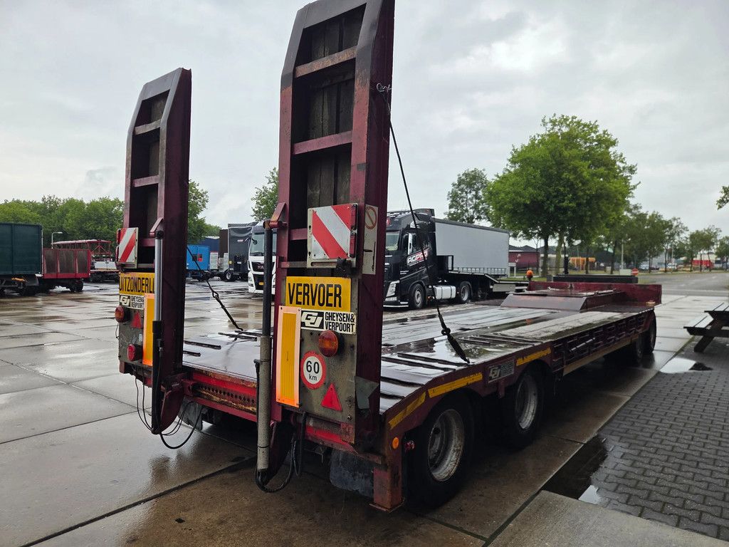 Gheysen en Verpoort 4as hydro rampen ,verbreders 40 ton 860 laadvloer