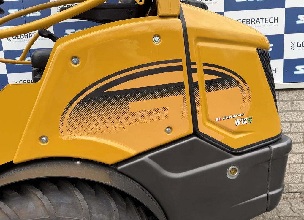 Eurotrac w12 €325 p/mnd. loader shovel minishovel