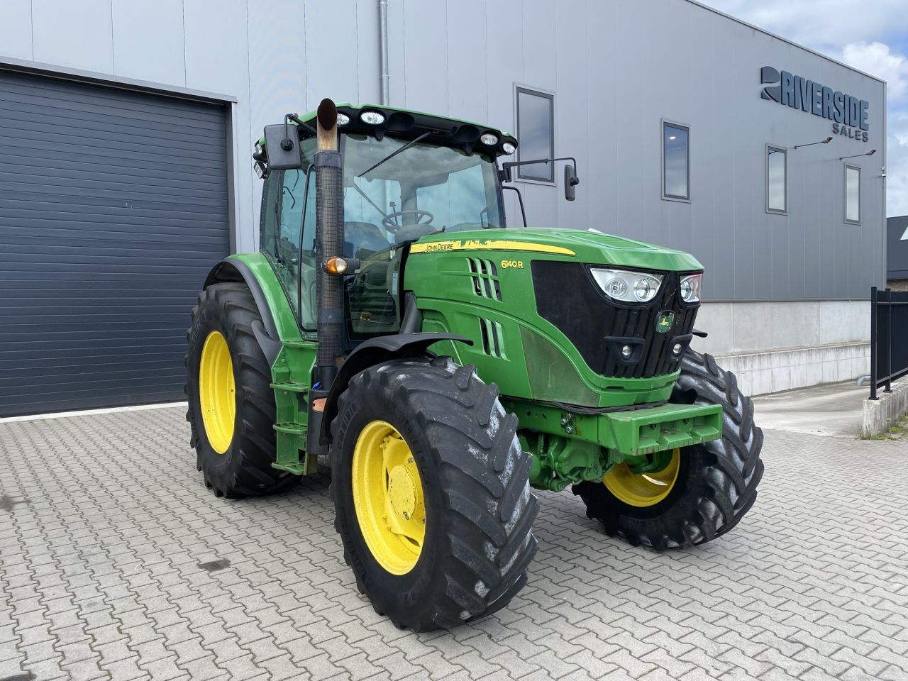John Deere 6140R