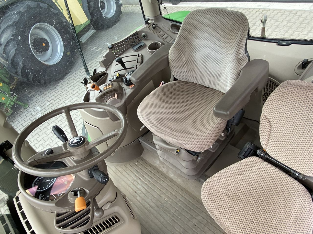 John Deere 6140R
