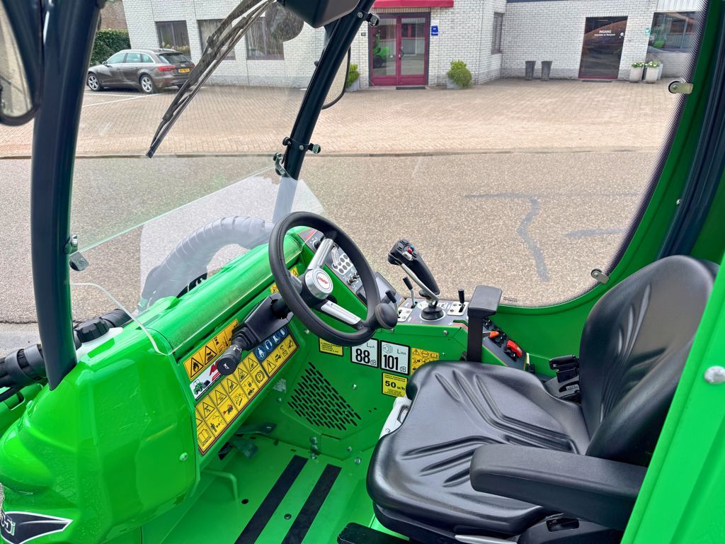 Avant 755i TDS Stage V Shovel