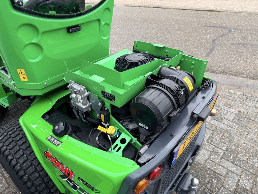 Avant 755i TDS Stage V Shovel