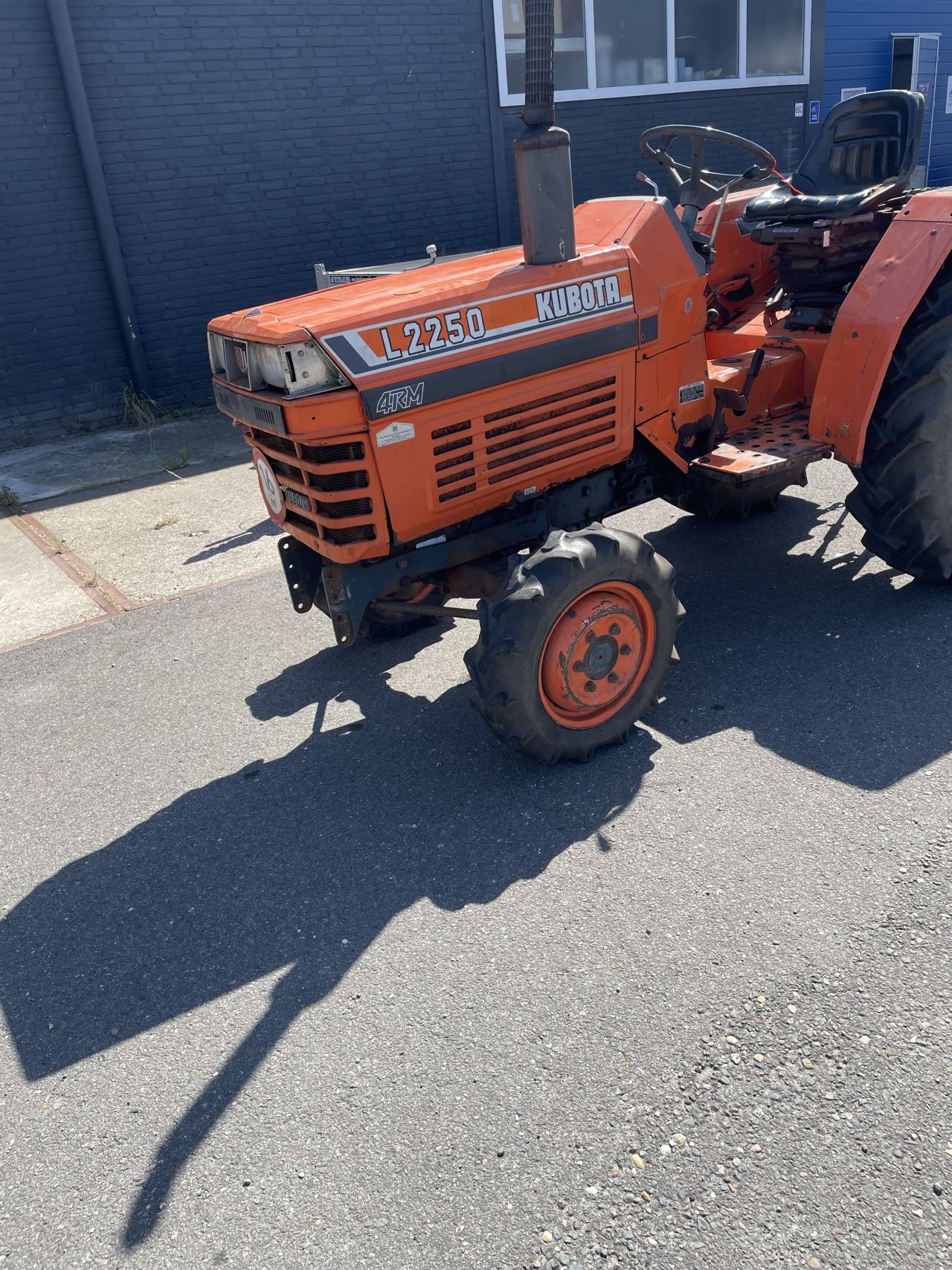 Kubota L2250 tractor 4wd
