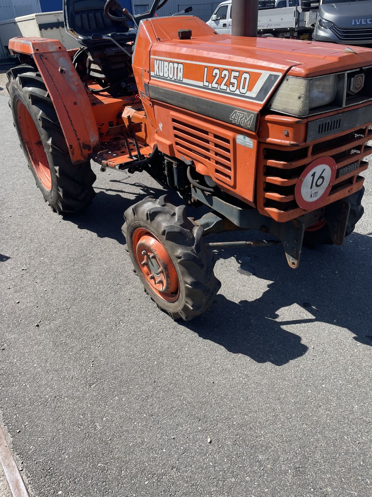 Kubota L2250 tractor 4wd