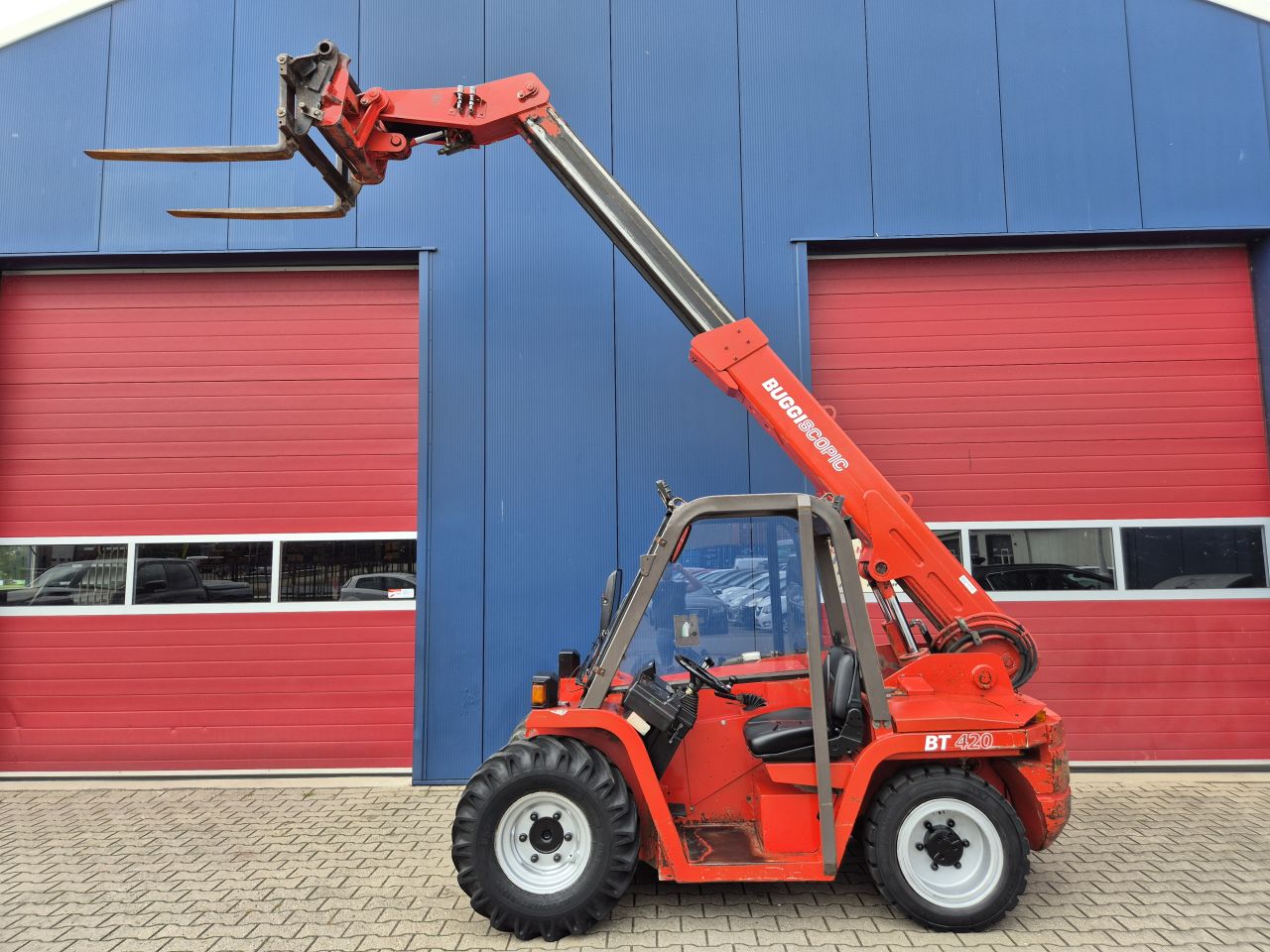 MANITOU BT420 BUGGYSCOPIC VERREIKER 4X4 MET KENTEKEN