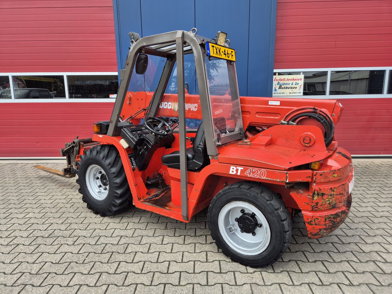 MANITOU BT420 BUGGYSCOPIC VERREIKER 4X4 MET KENTEKEN