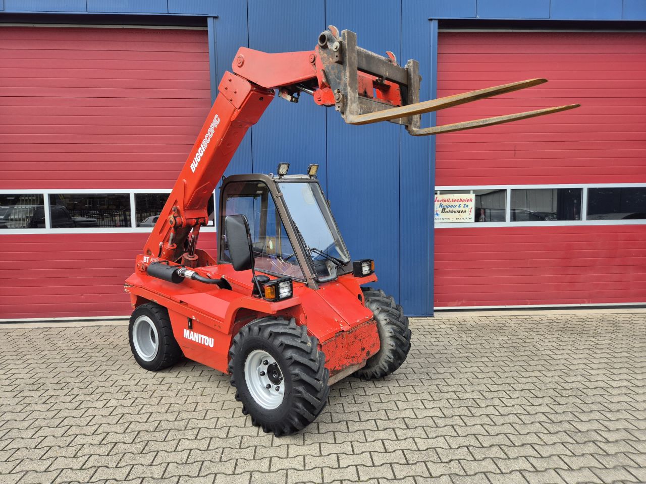 MANITOU BT420 BUGGYSCOPIC VERREIKER 4X4 MET KENTEKEN
