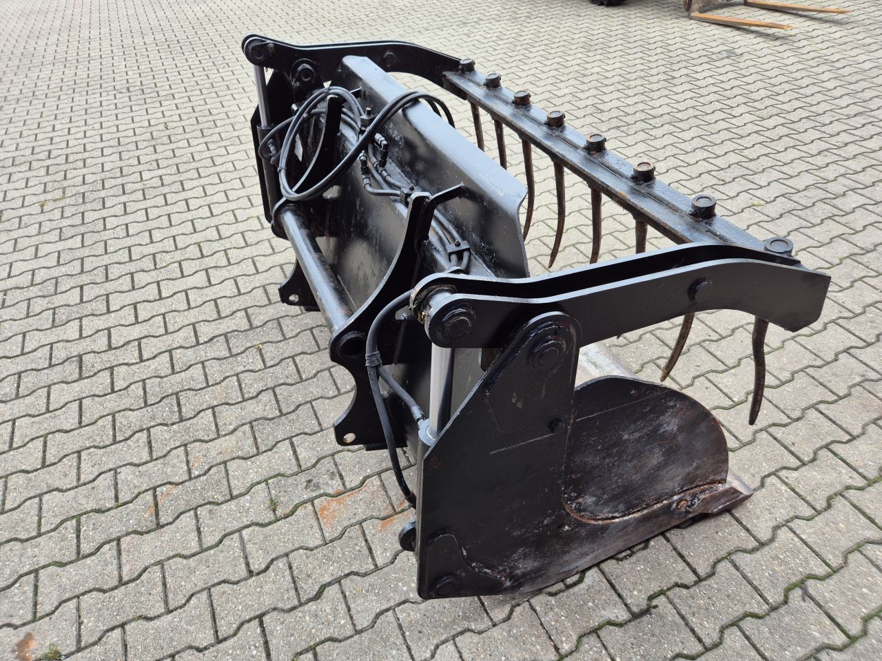 MANITOU VERREIKER PELIKAANBAK 200CM BOUWJAAR 2021 PRIJS MARGE
