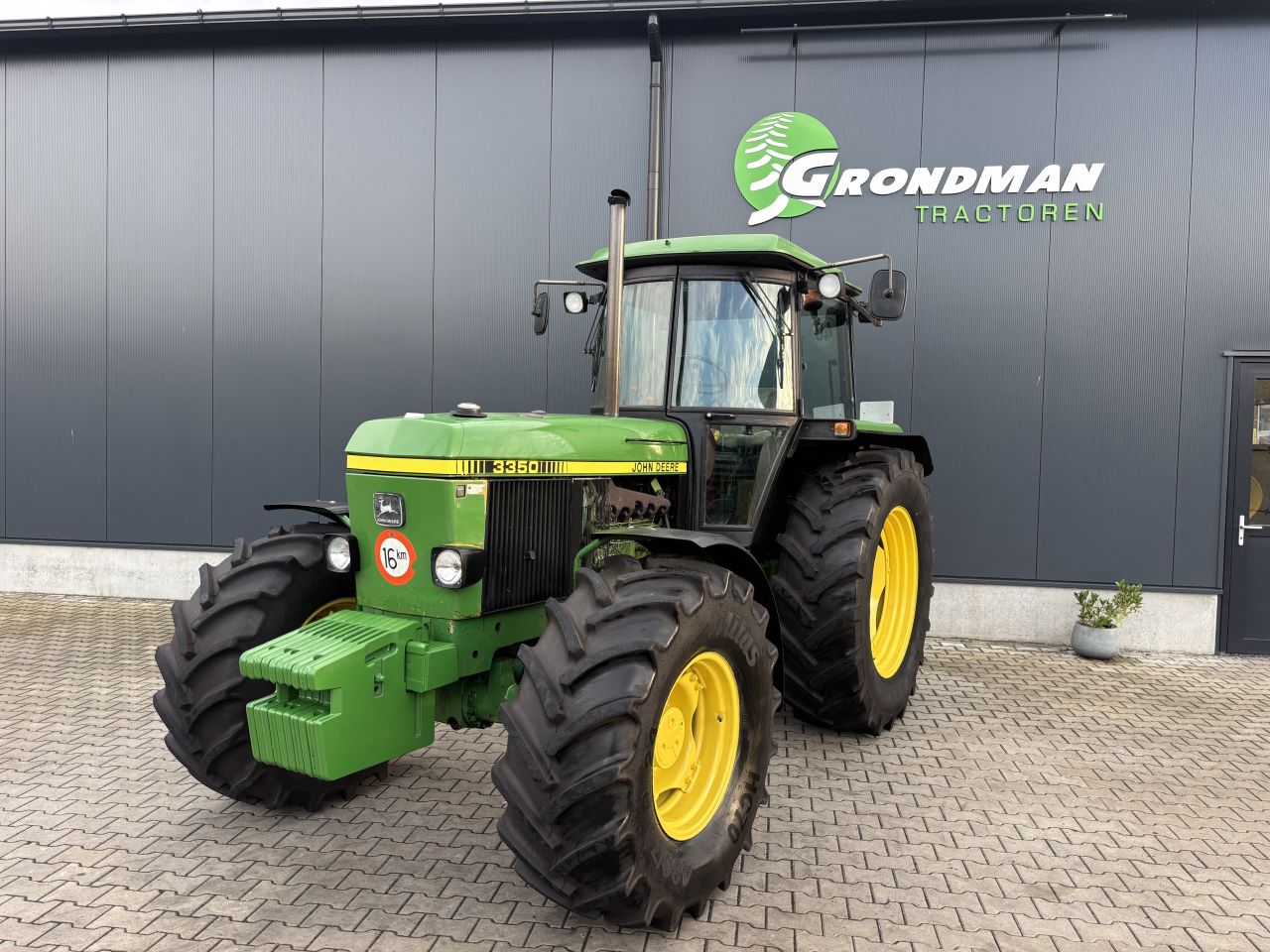 John Deere 3350