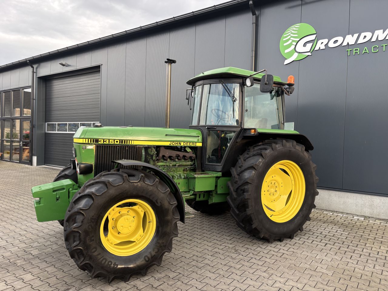 John Deere 3350