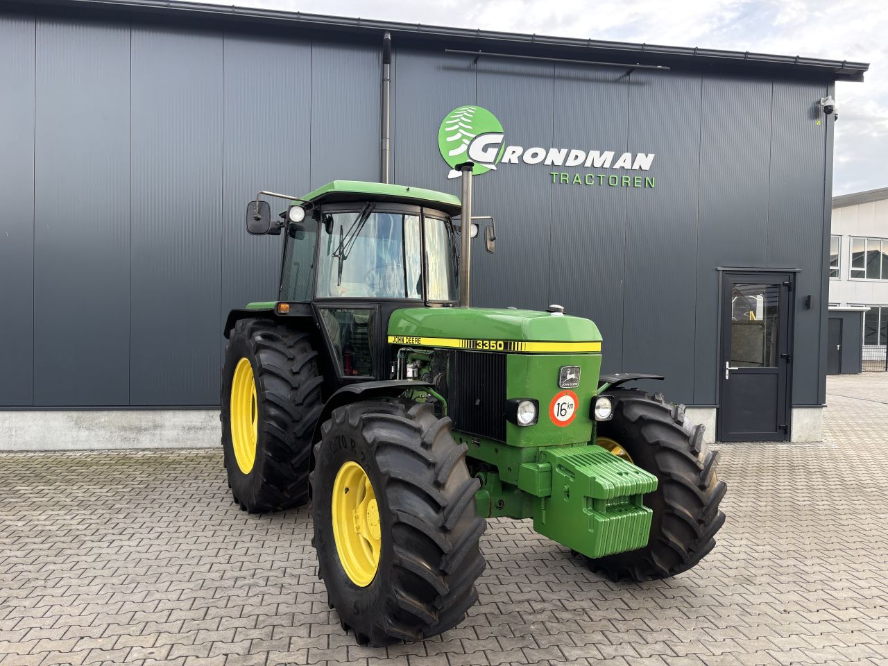 John Deere 3350