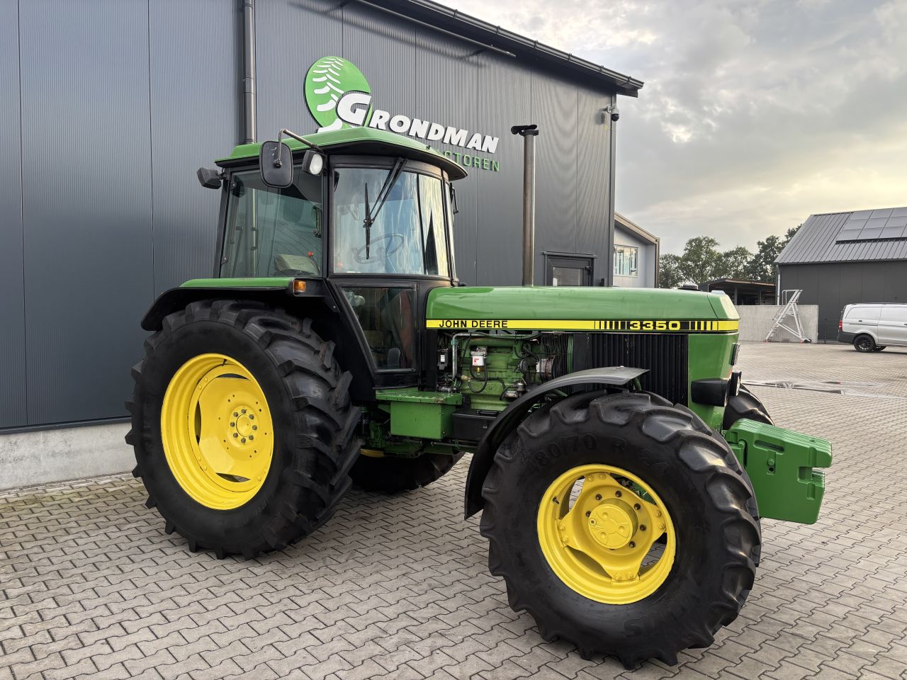 John Deere 3350