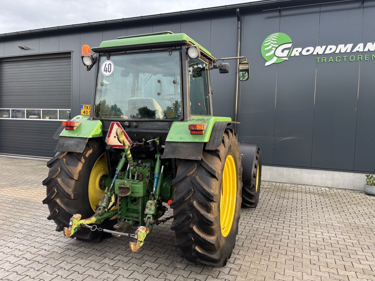 John Deere 3350