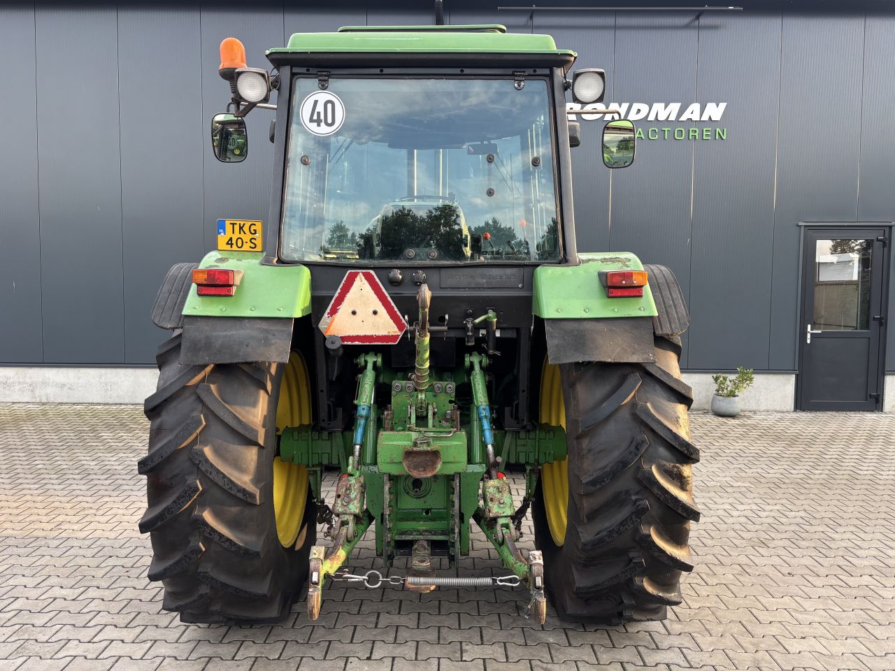 John Deere 3350