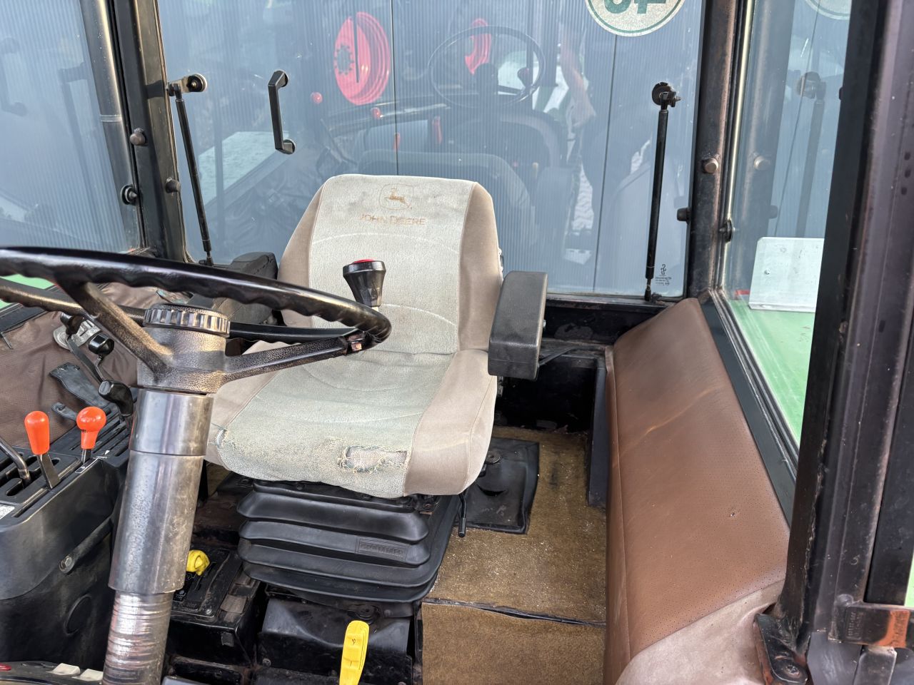 John Deere 3350