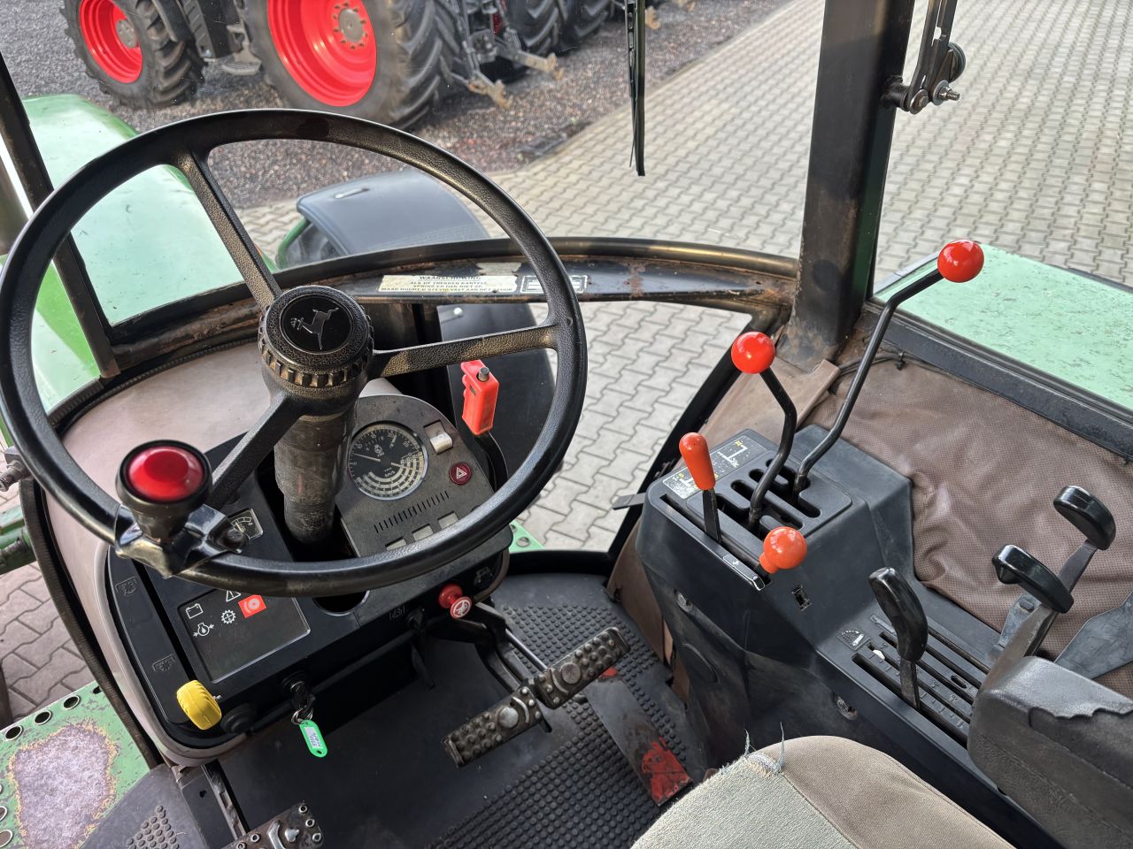 John Deere 3350