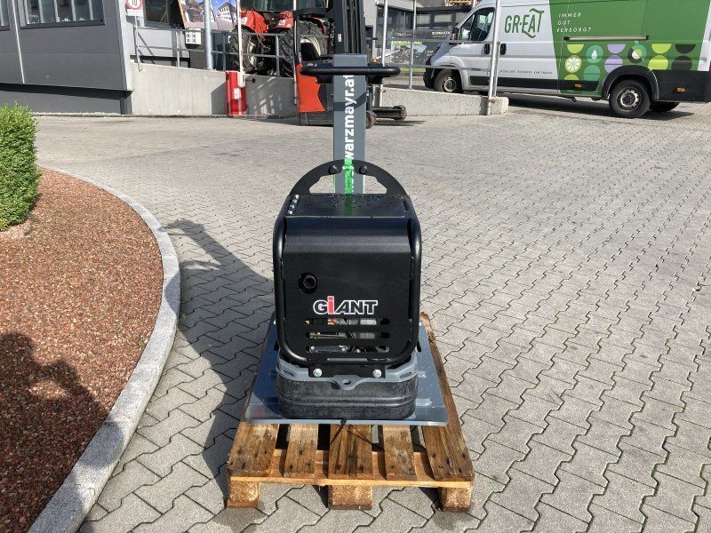 Giant GPR5575D Rüttelplatte