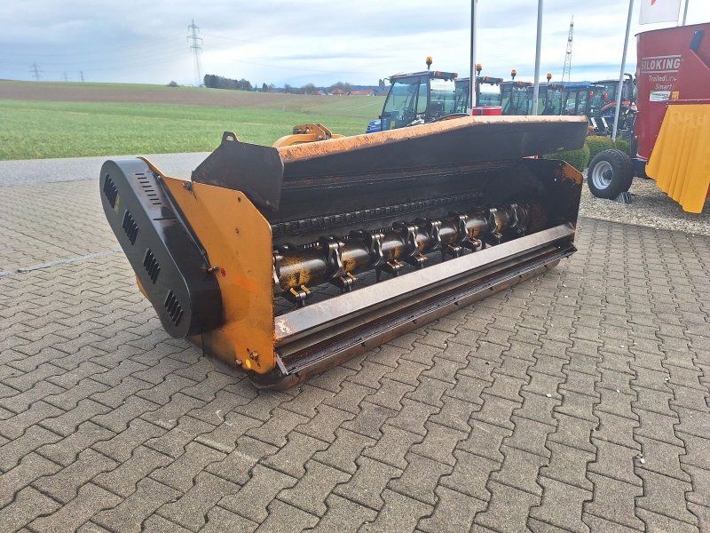 Berti TSB 285 mit hydr. Heckklappe