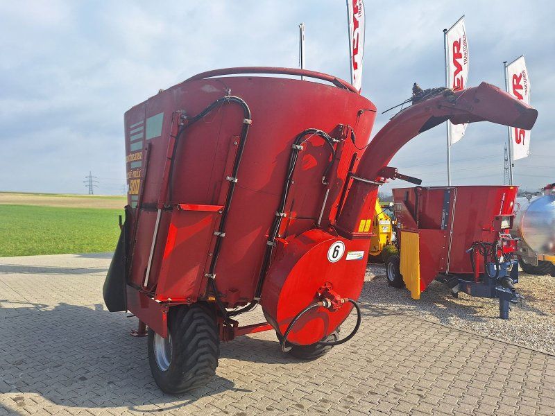 Strautmann Verti-Mix 900 mit Gebläse