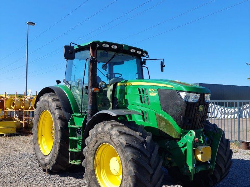 John Deere 6210R