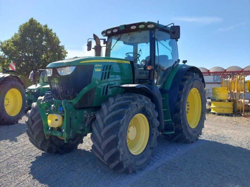 John Deere 6210R