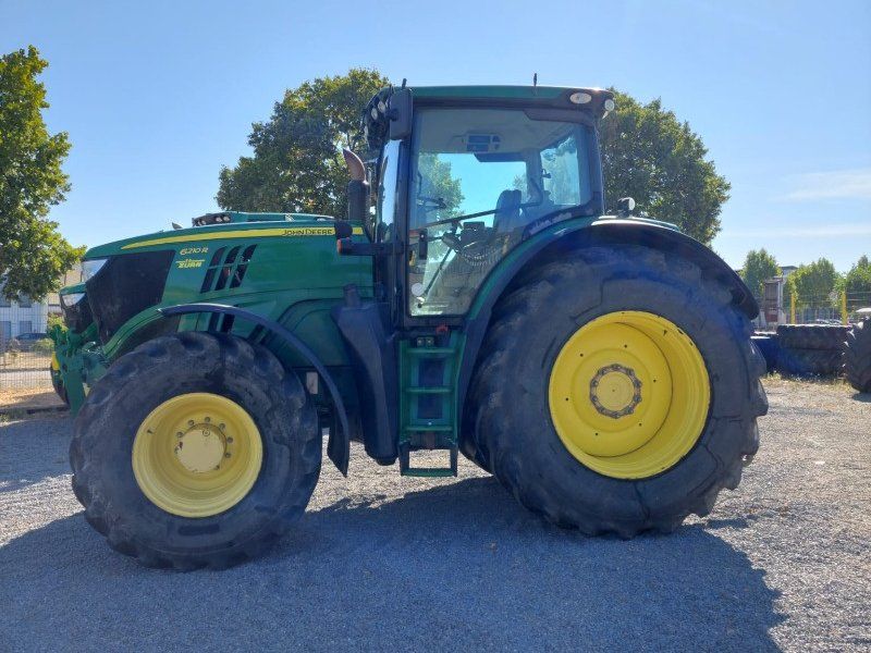 John Deere 6210R