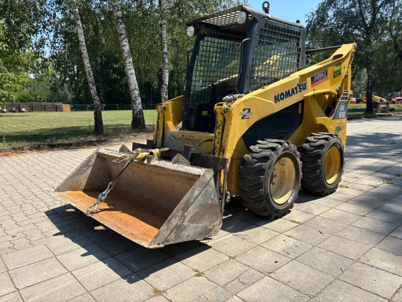 Komatsu SK 818