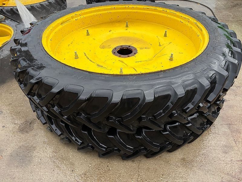 John Deere 300/95R52 Räder