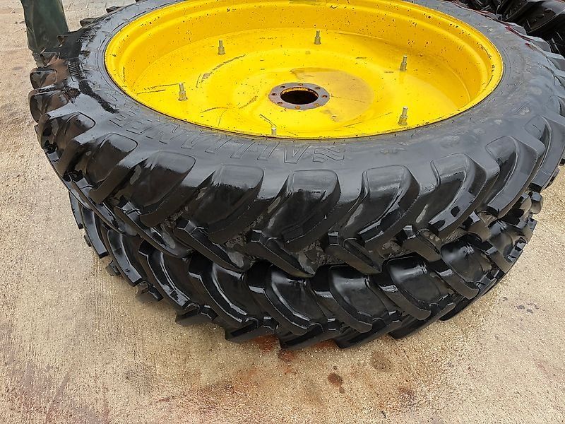 John Deere 300/95R52 Räder