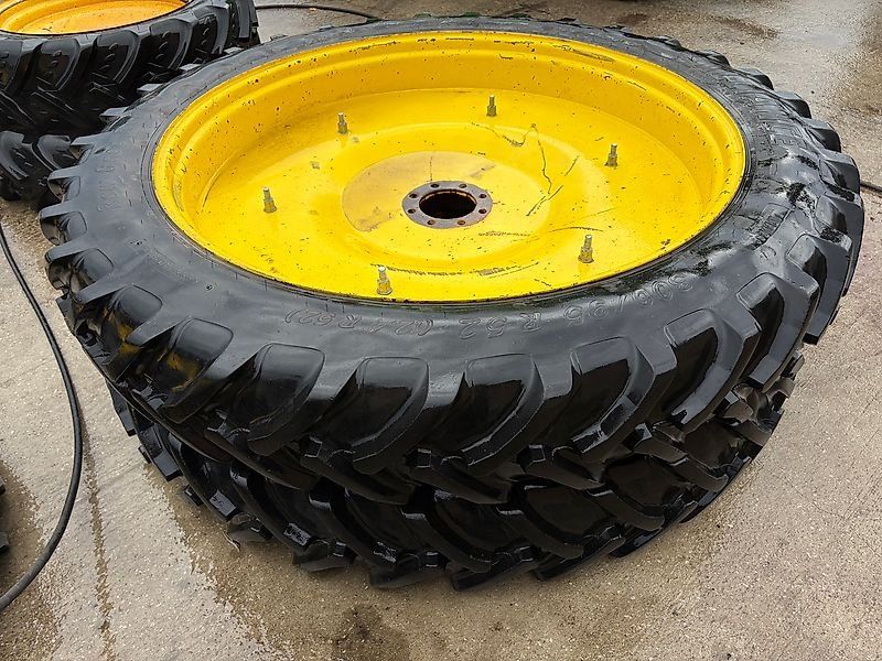 John Deere 300/95R52 Räder