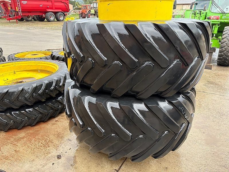John Deere Zwillingsräder 600/70R30 an 30 Zoll