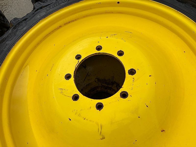 John Deere 270/95R38