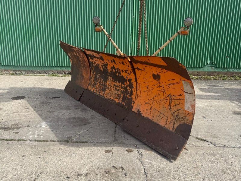 Fortschritt W50/ZT 300 Schneeschild