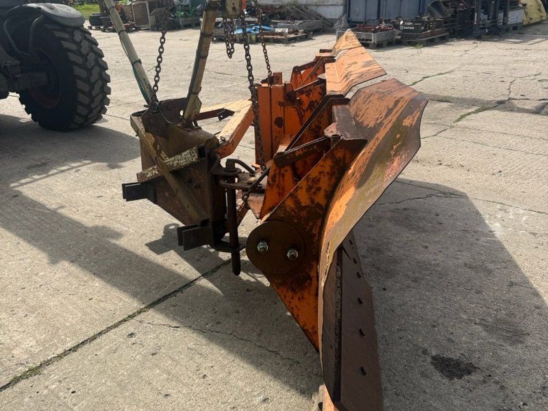 Fortschritt W50/ZT 300 Schneeschild