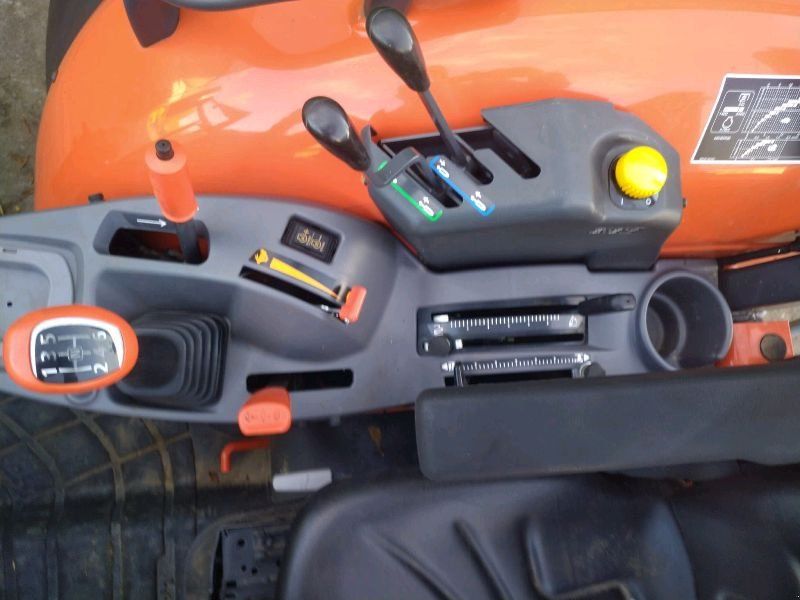 Kubota M4063 ROPS