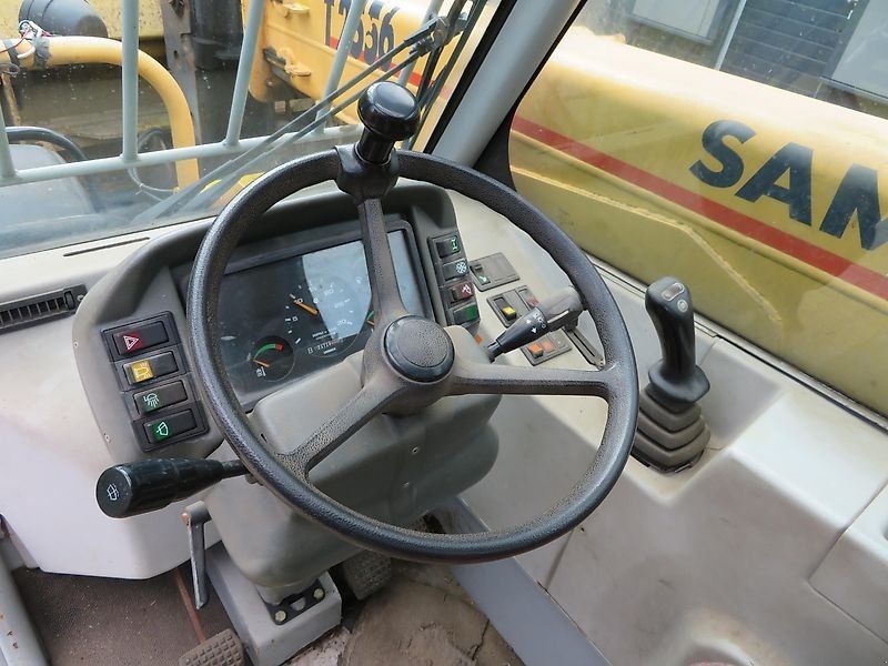 Sambron T2526 mit 2x Schaufel