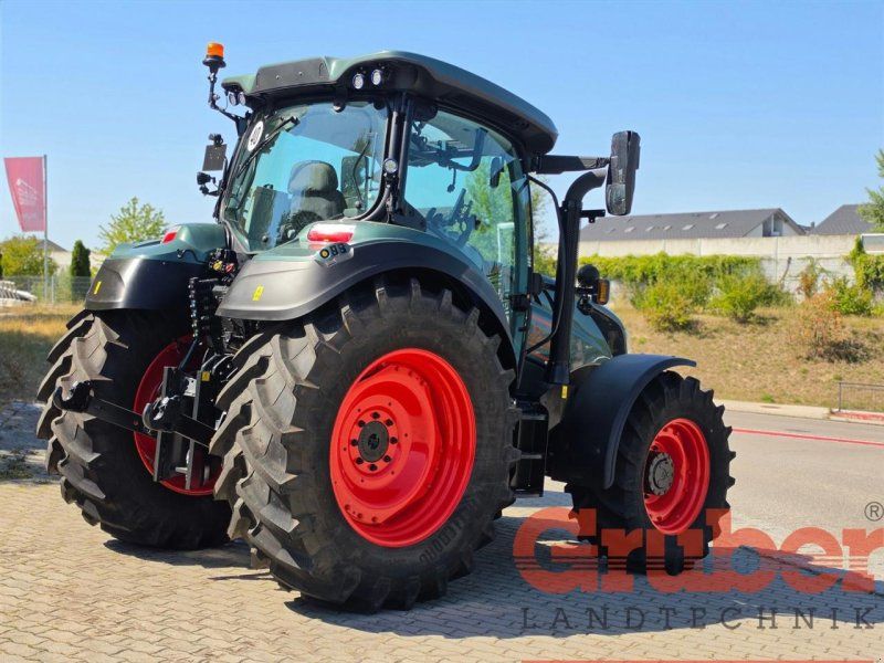 New Holland T5.120 Dynamic Command mit Fiat Design