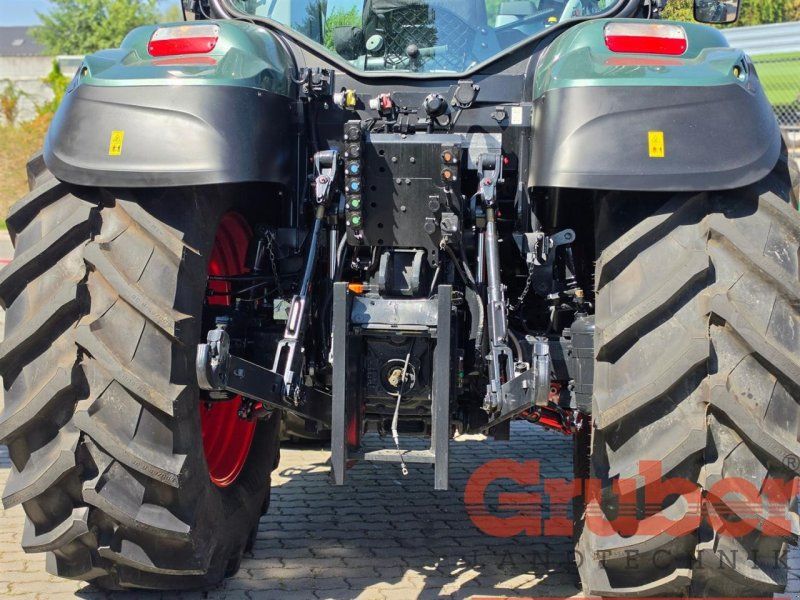 New Holland T5.120 Dynamic Command mit Fiat Design