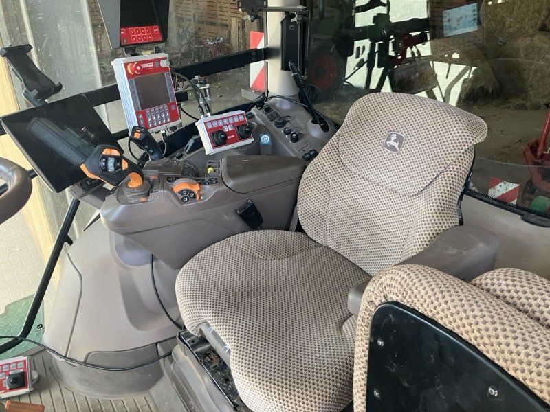 John Deere 6R 250